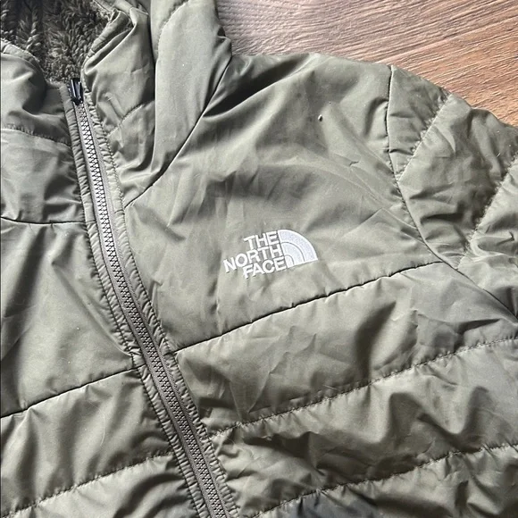 The North Face Women's Green Hooded Puffer Coat reversible size M - Picture 2 of 5